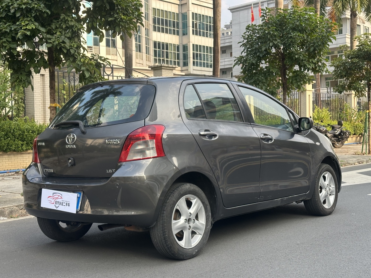 Toyota Yaris 2010 #6 Toyota Yaris 2010 car image #6