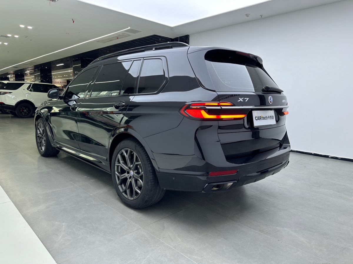 BMW X7 2024 car image #6