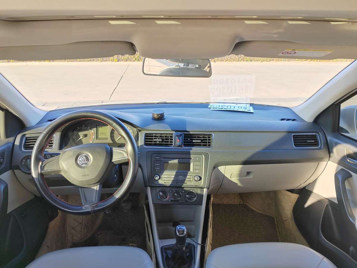 Skoda Rapid 2016 immagine di auto #6