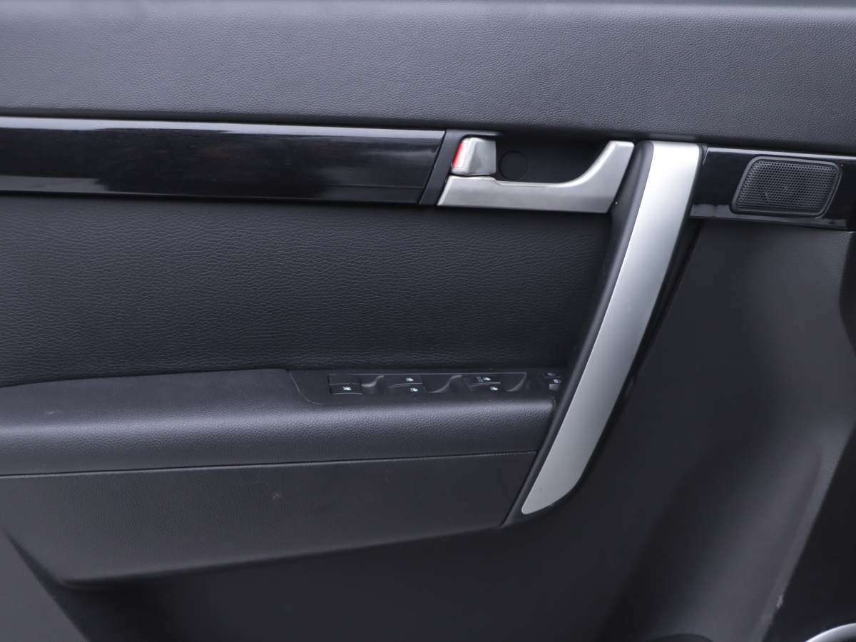 Chevrolet Captiva 2012 car image #6