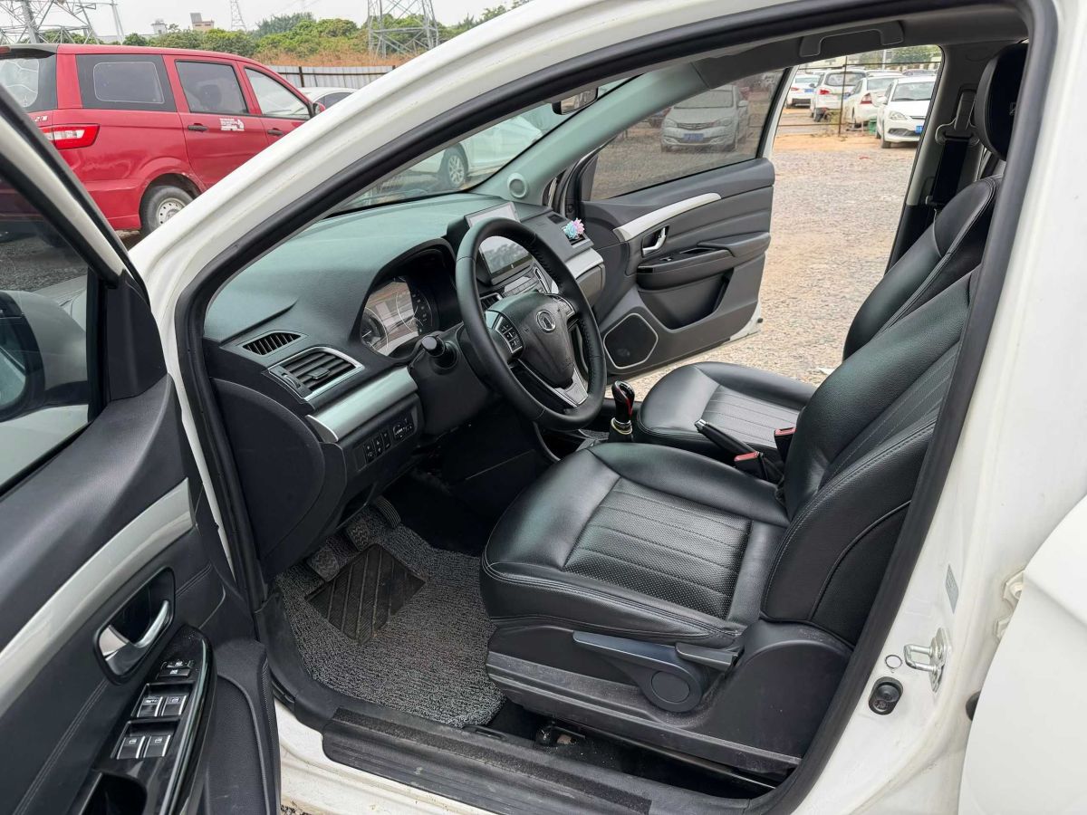 Great Wall C30 2015 car image #6