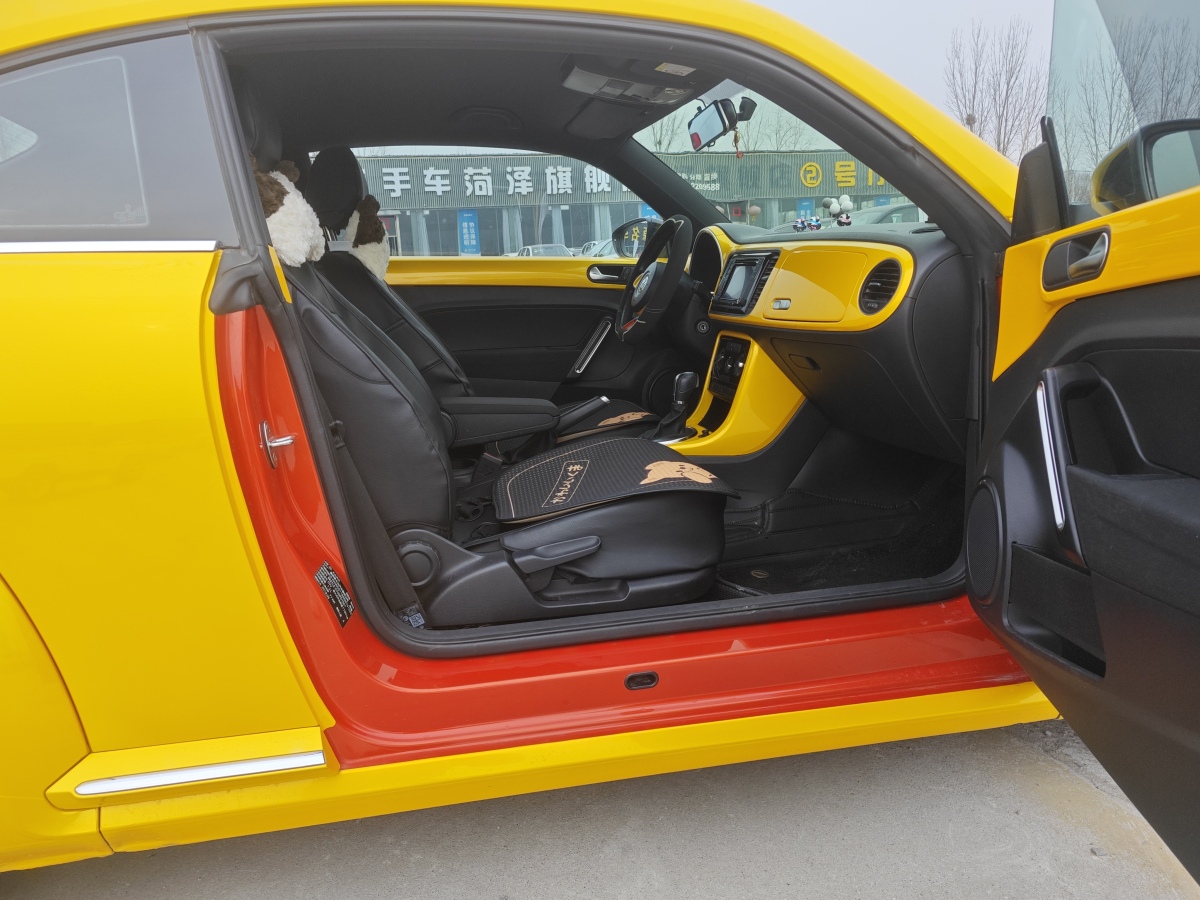 Volkswagen Beetle 2019 car image #6