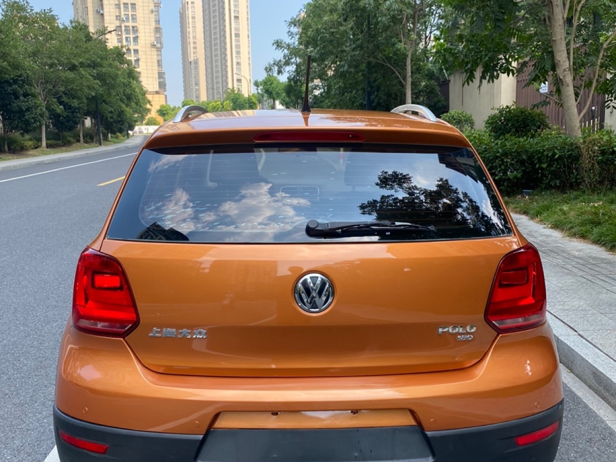 Volkswagen Polo 2016 car image #6
