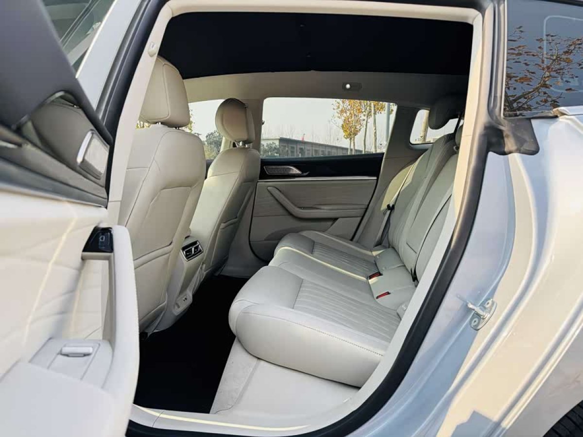 哪吒汽车 哪吒S猎装 2025 #6 哪吒汽车 哪吒S猎装 2025 汽车图片 #6