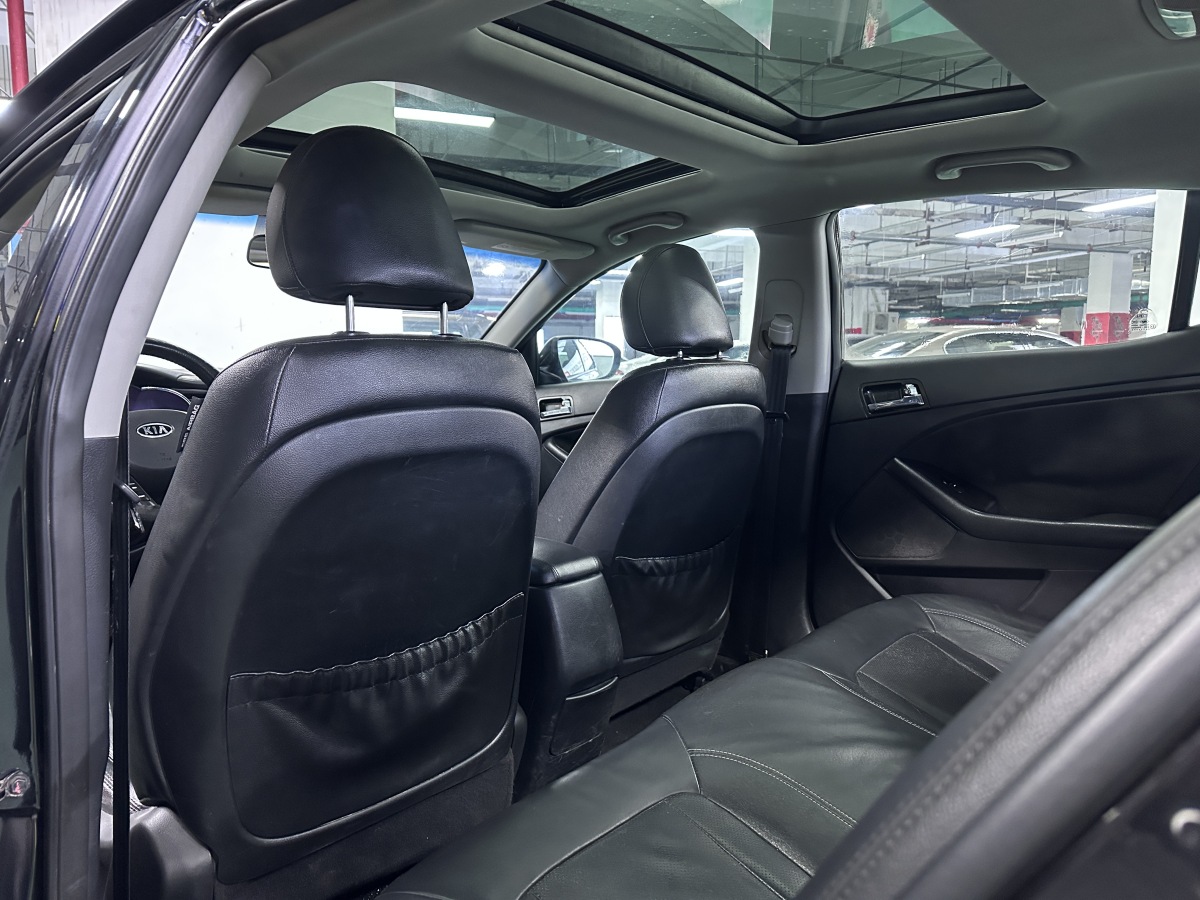 Kia K5 2012 car image #6