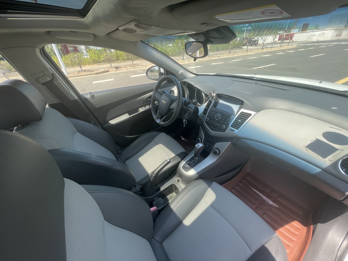 Chevrolet Cruze 2013 immagine di auto #6