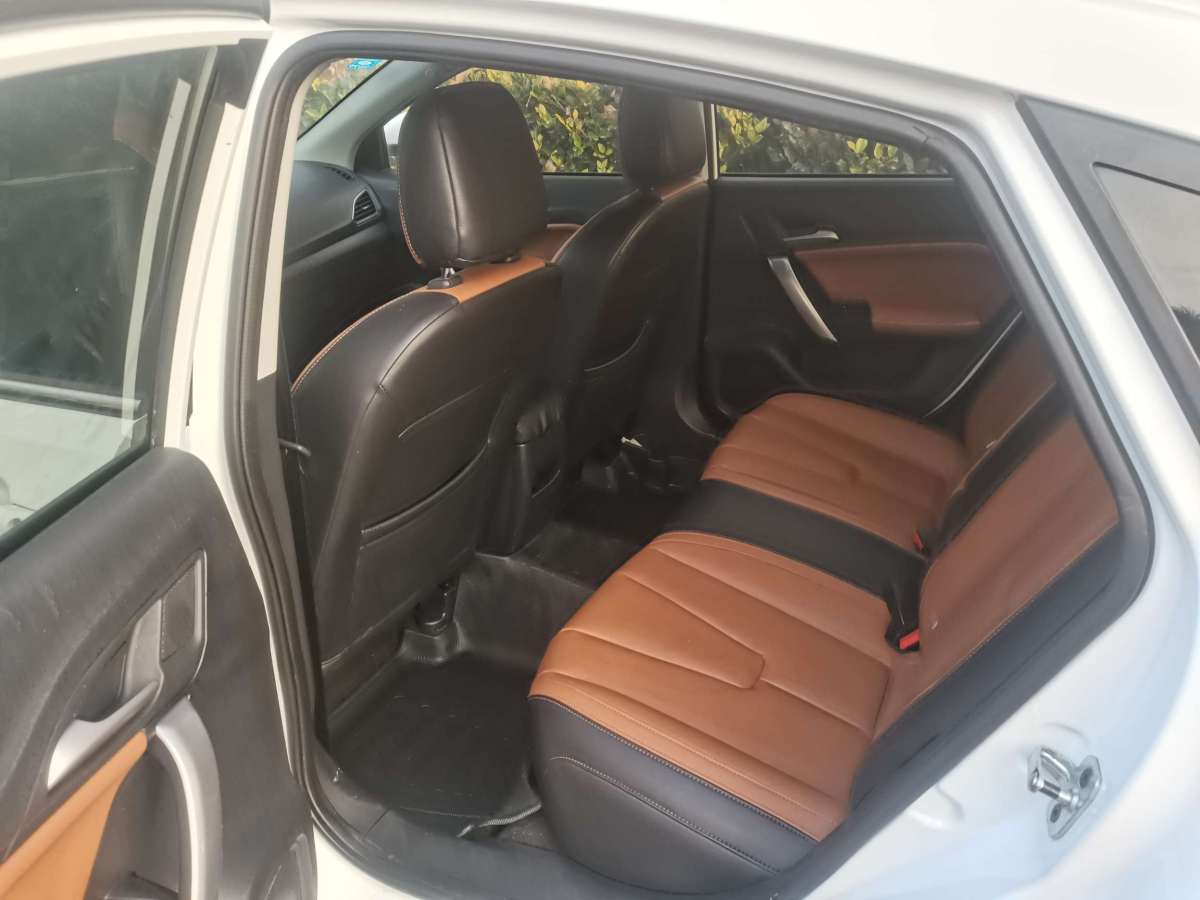 MG GT 2018 car image #6