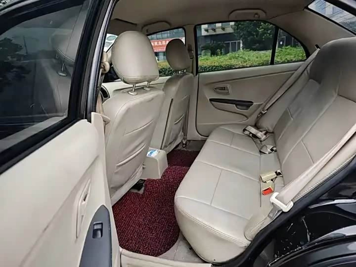 Soueast V3 Lingyue 2014 car image #6