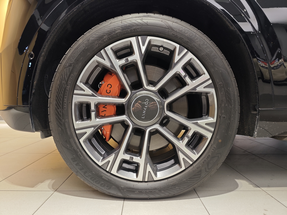 Lynk & Co 900 2025 car image #6