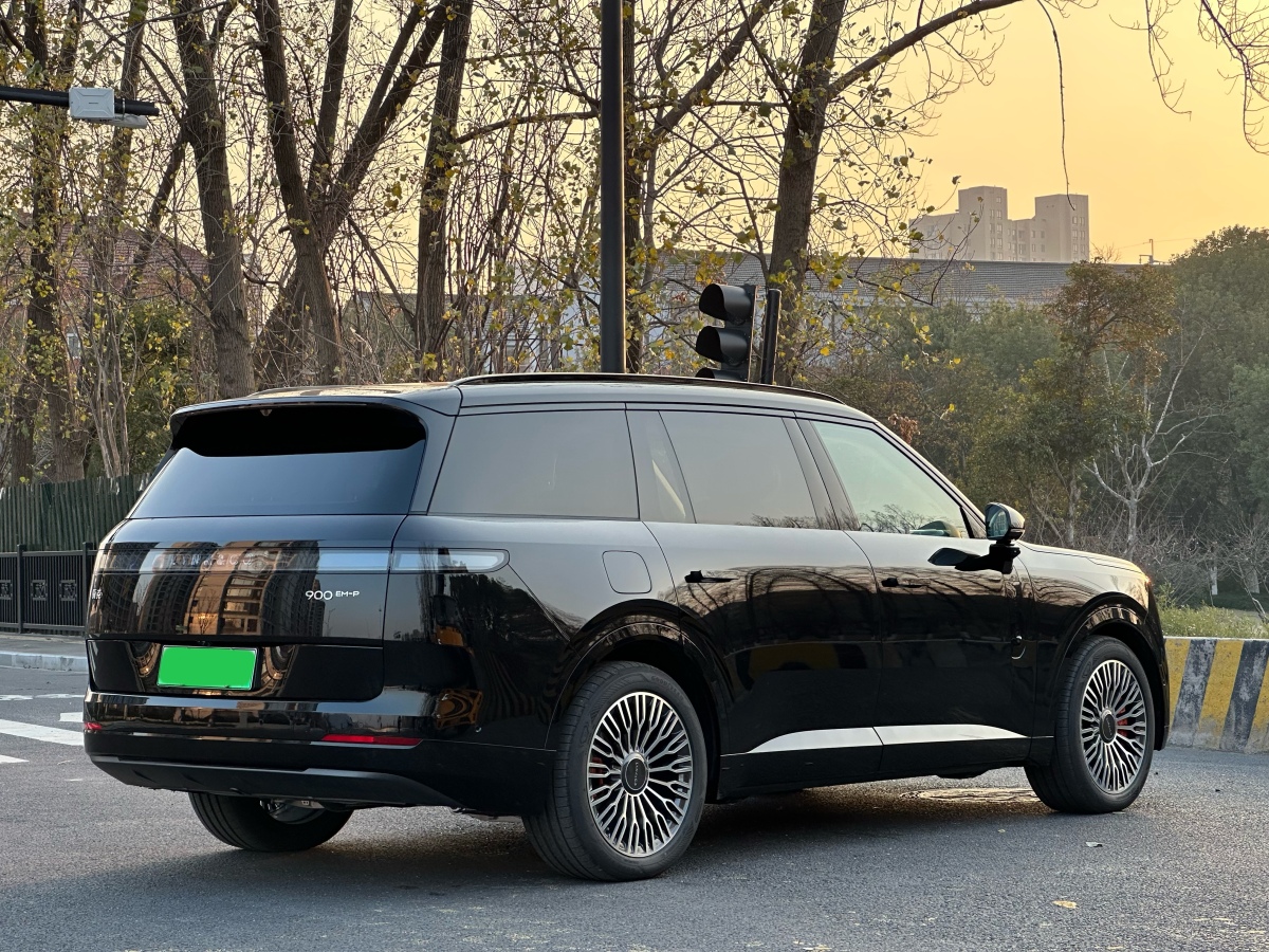 Lynk & Co 900 2025 car image #6