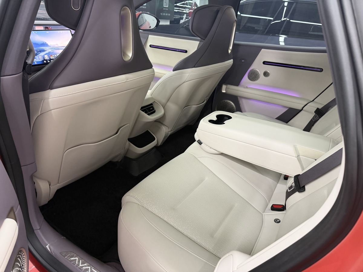 Avatr 06 2025 #6 Avatr 06 2025 car image #6