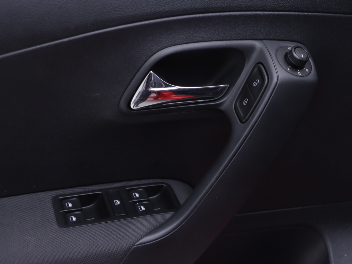 Volkswagen Polo 2018 car image #6