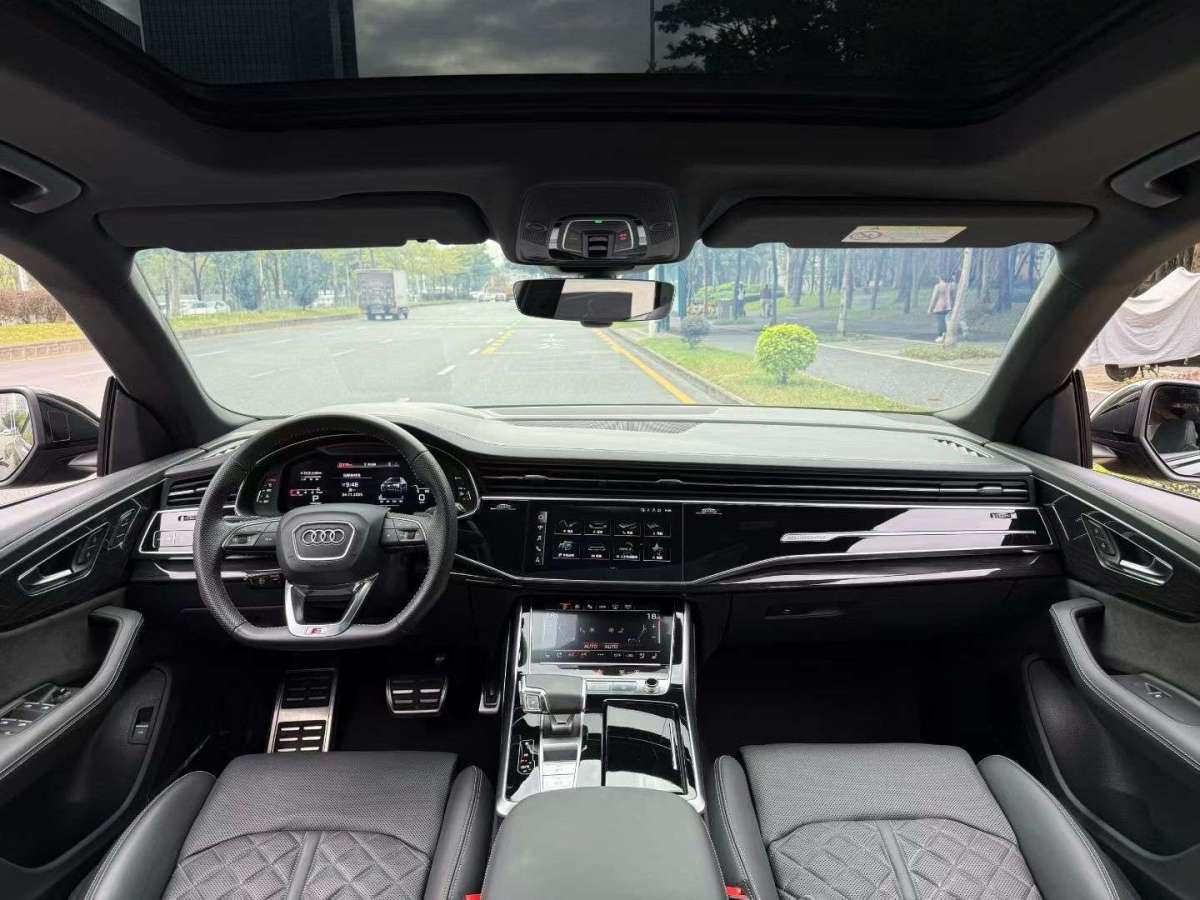 Audi Q8 2021 car image #6