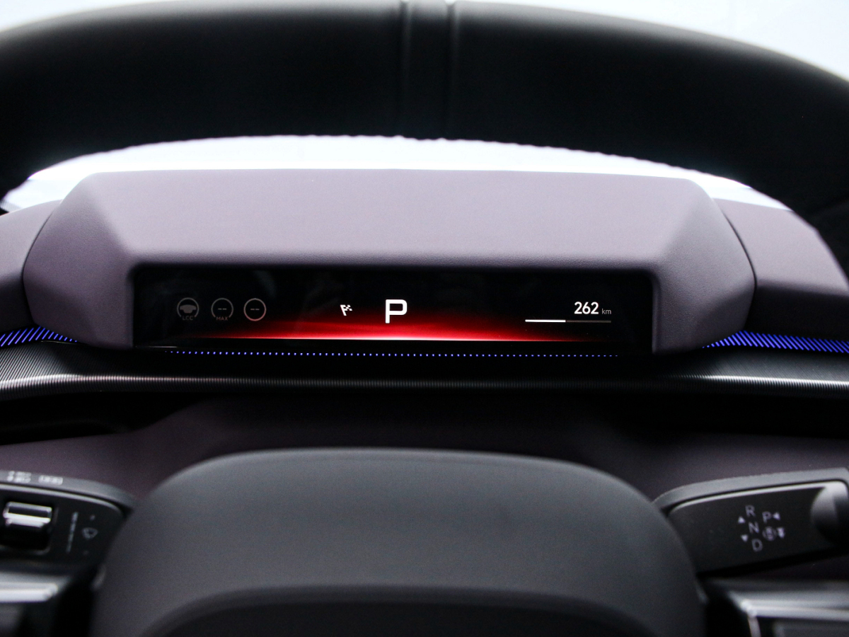 Xpeng P7 2025 صورة سيارة #6