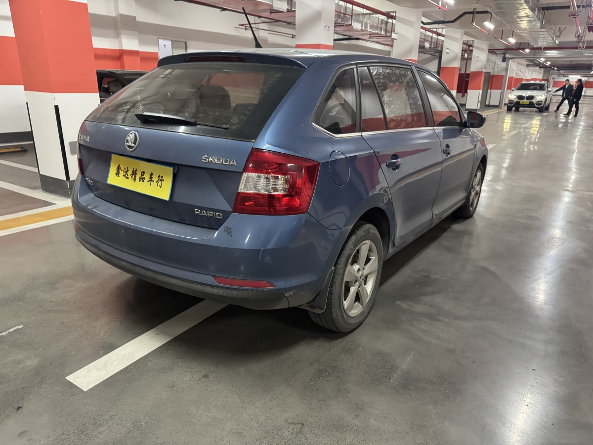 Skoda Rapid Spaceback 2016 car image #6