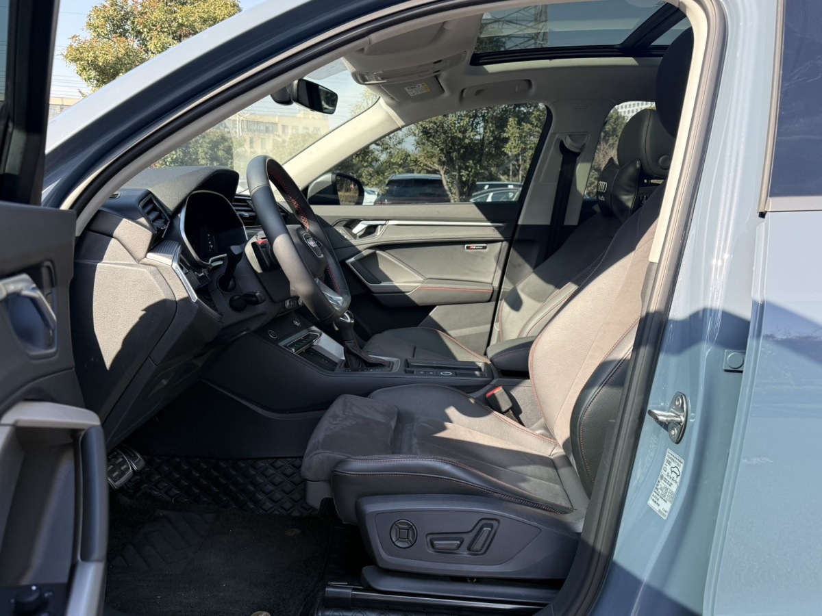 Audi Q3 2022 car image #6