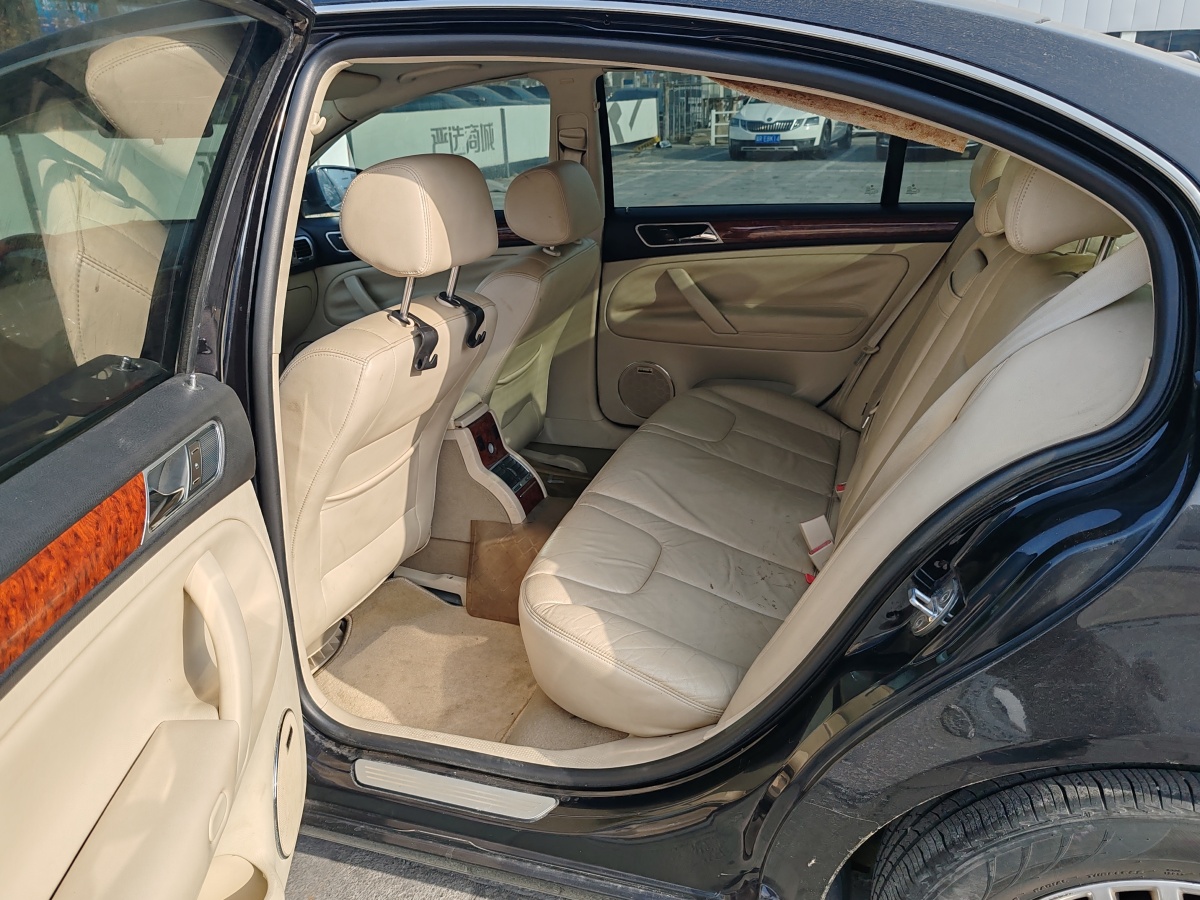 Volkswagen Passat Lingyu 2010 car image #6