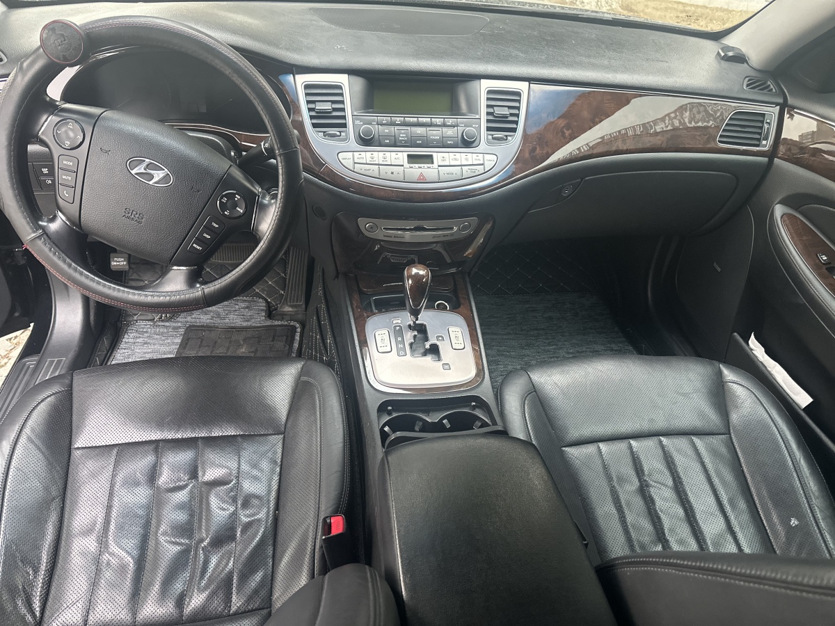 Hyundai Rohens 2011 car image #6