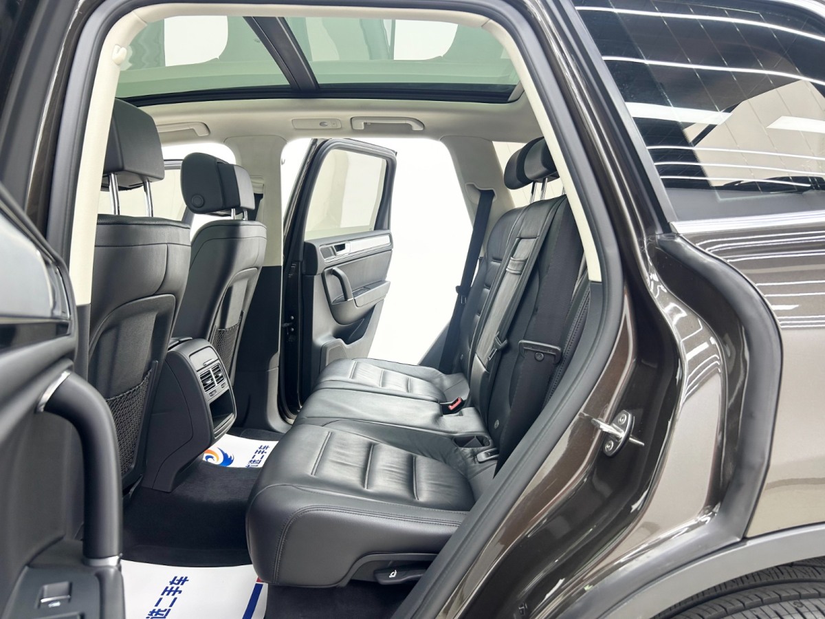 Volkswagen Touareg 2016 car image #6