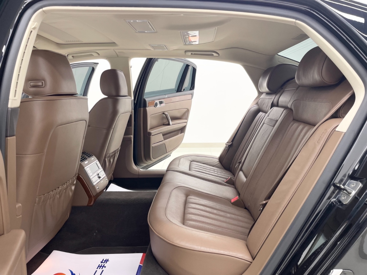 Volkswagen Pheaton 2012 immagine di auto #6