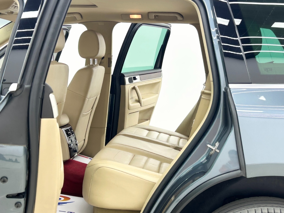 Volkswagen Touareg 2009 car image #6