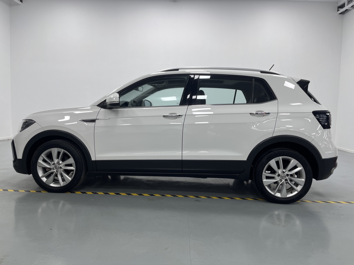 Volkswagen T-Cross 2019 car image #6
