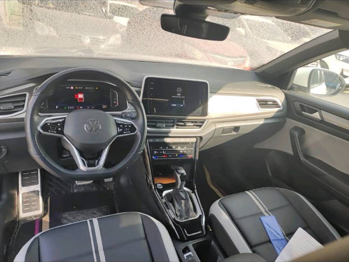 Volkswagen T-Roc 2023 car image #6