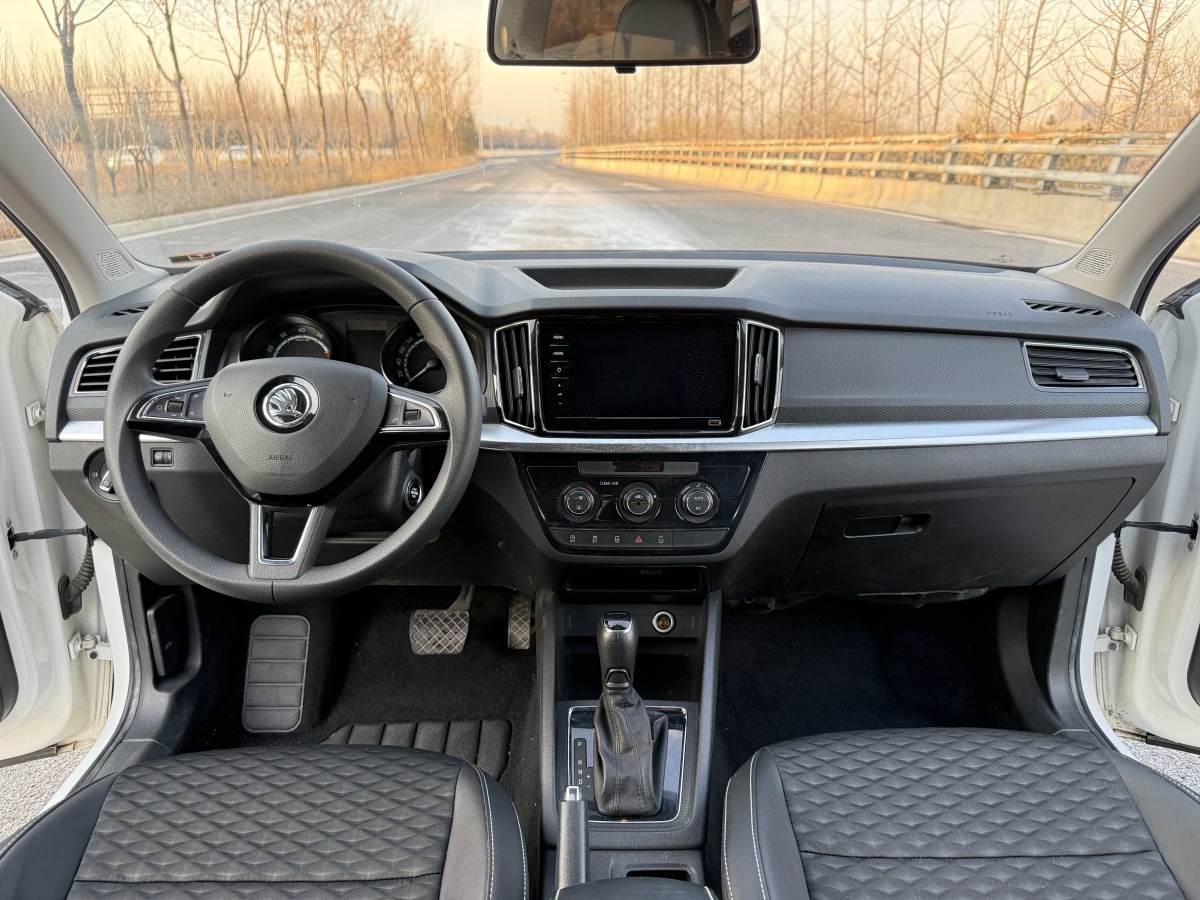 Skoda Kamiq 2020 car image #6