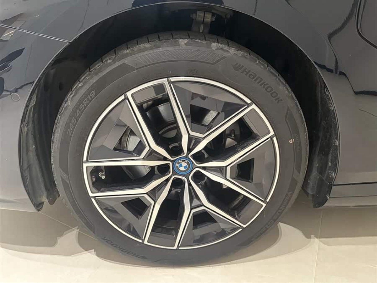 BMW i5 2024 car image #6