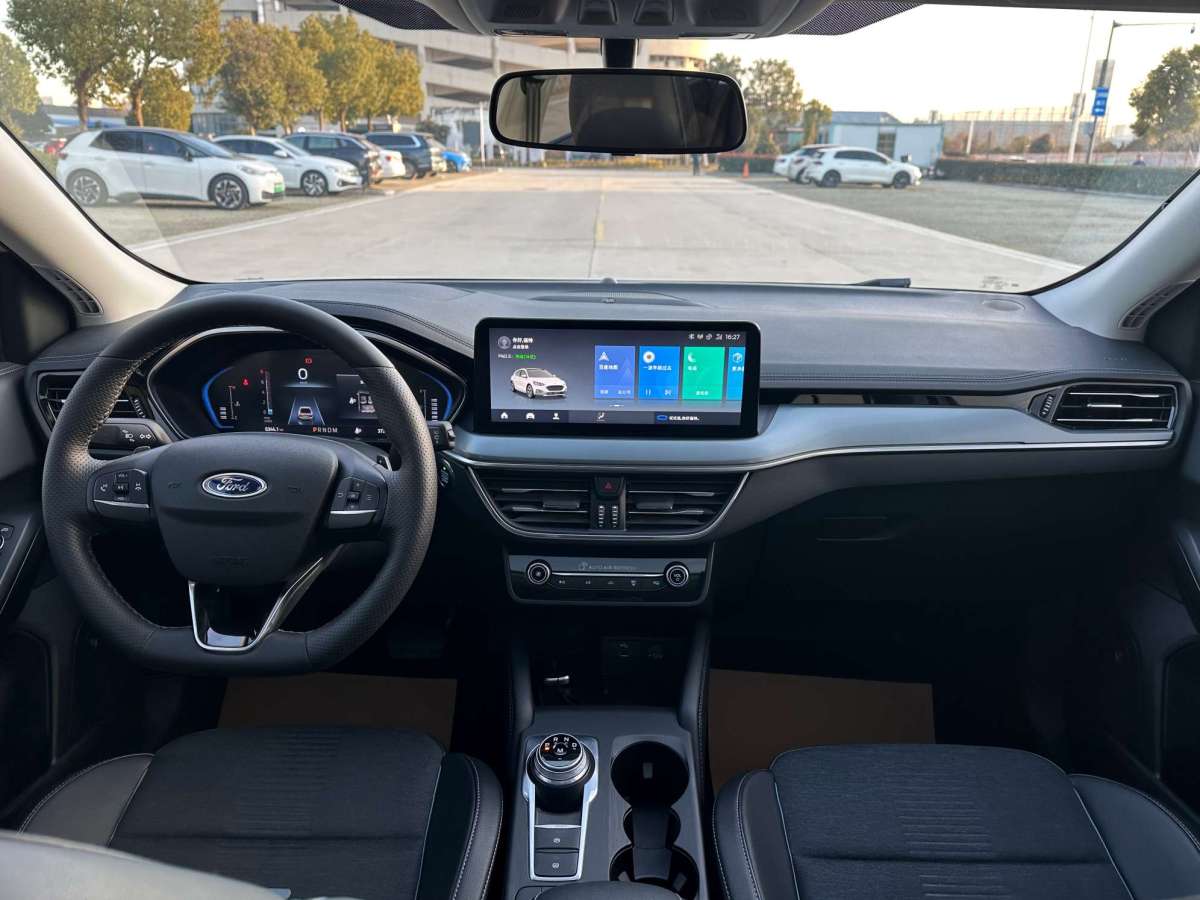 Ford Focus Active 2021 car image #6