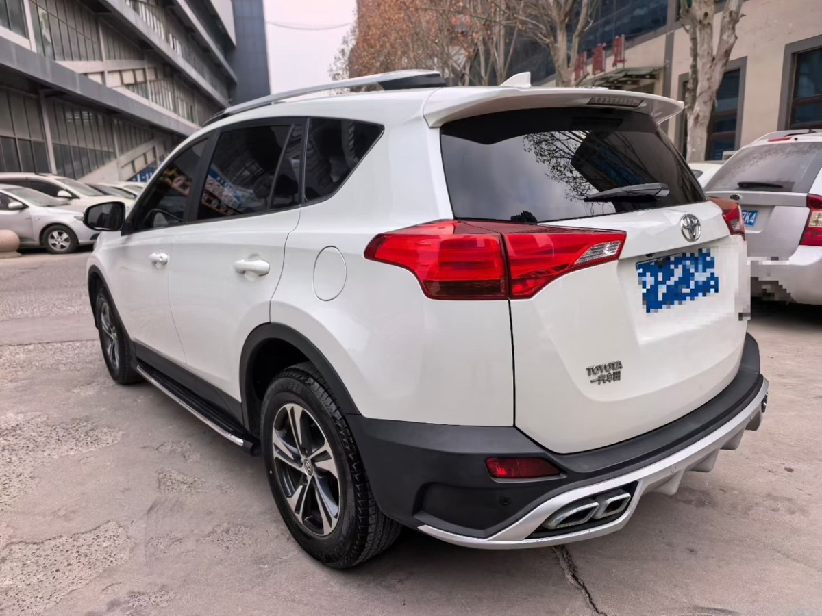 Toyota RAV4 2015 car image #6