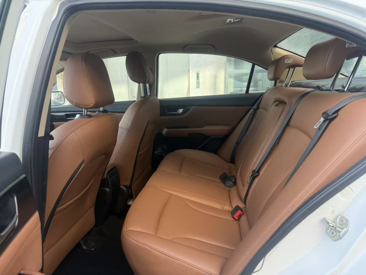 Great Wall C50 2015 car image #6