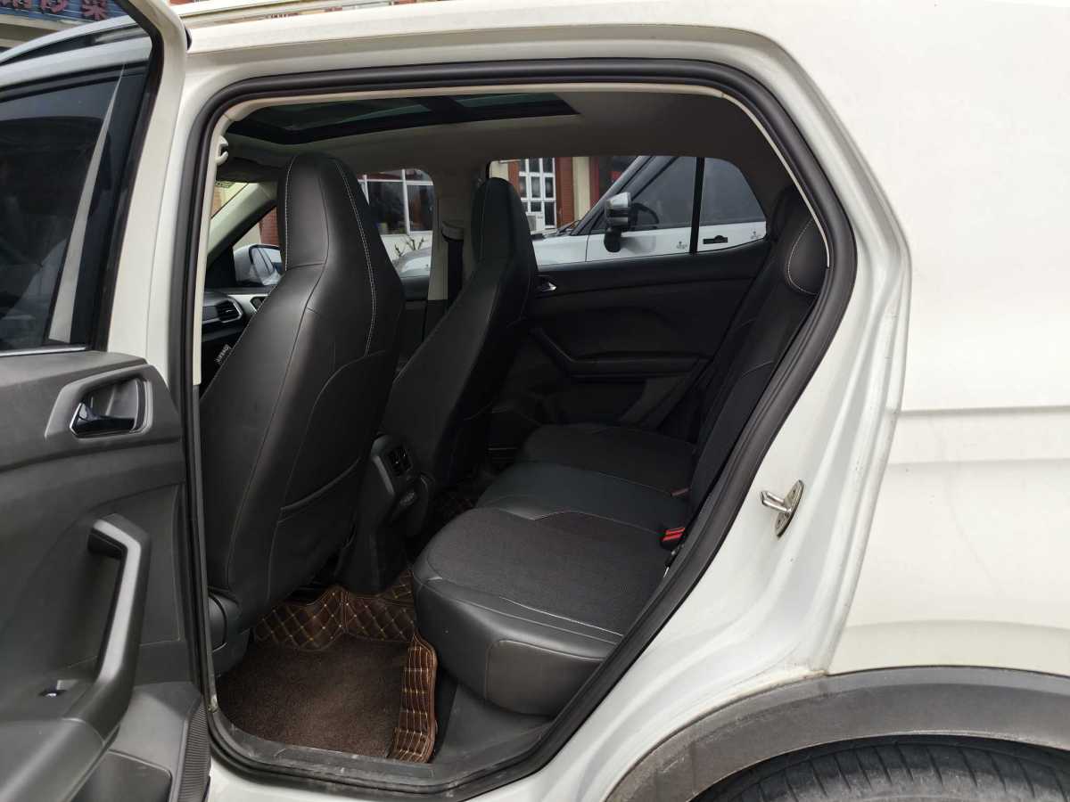 Volkswagen T-Cross 2020 car image #6