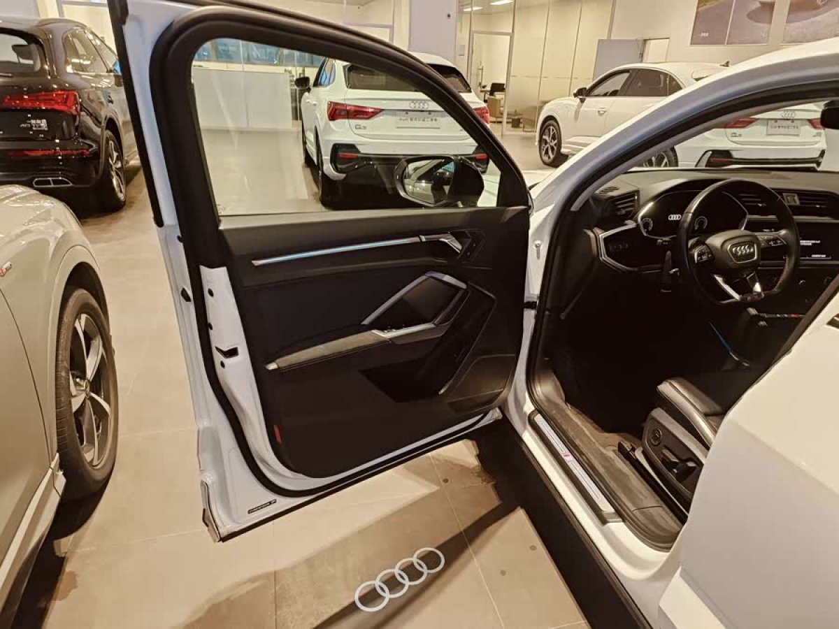 Audi Q3 Sportback 2024 #6 Audi Q3 Sportback 2024 car image #6