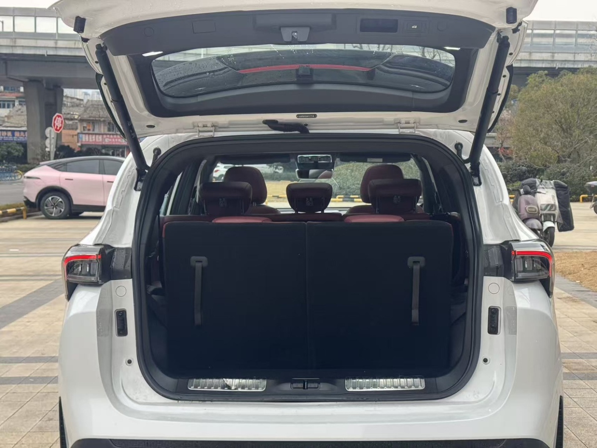 Jetour X70 PLUS 2024 car image #6