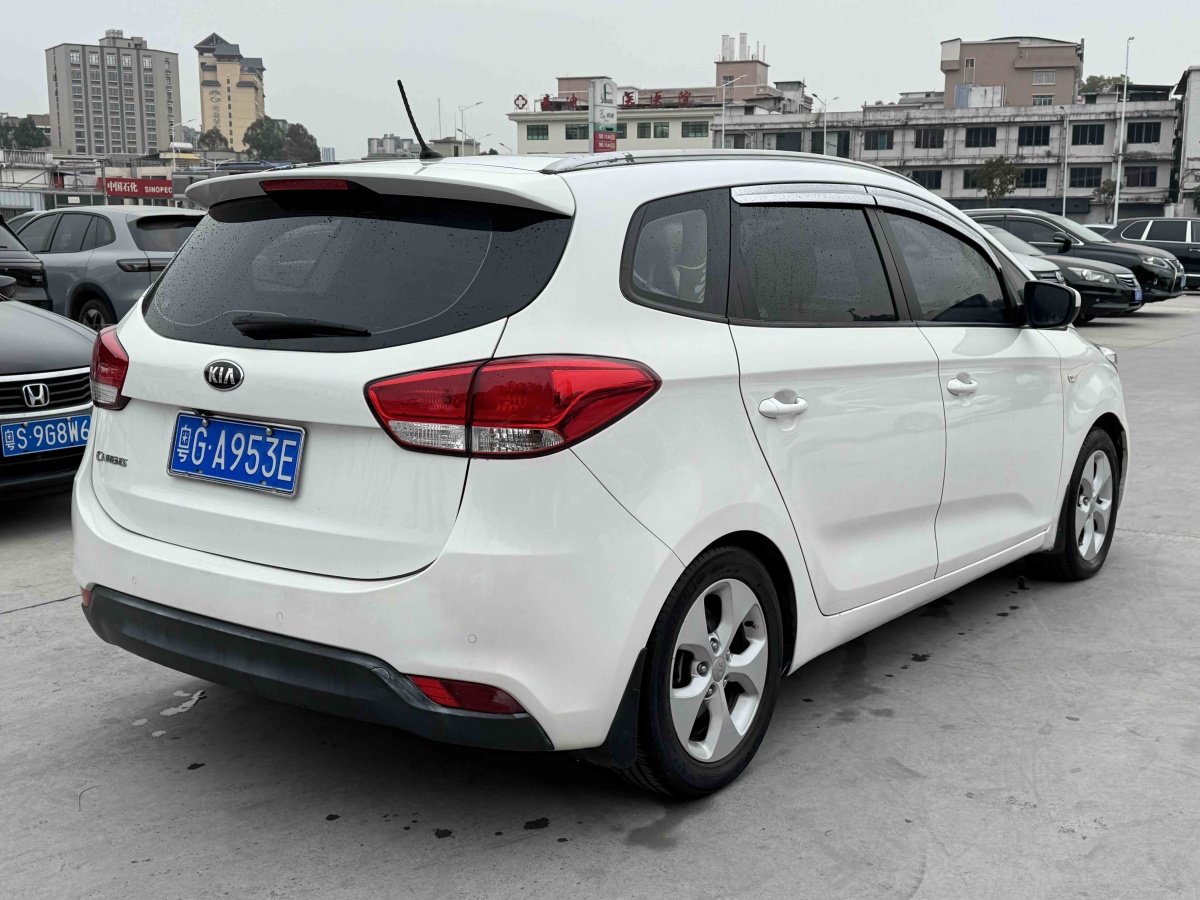 Kia Carens 2013 immagine di auto #6