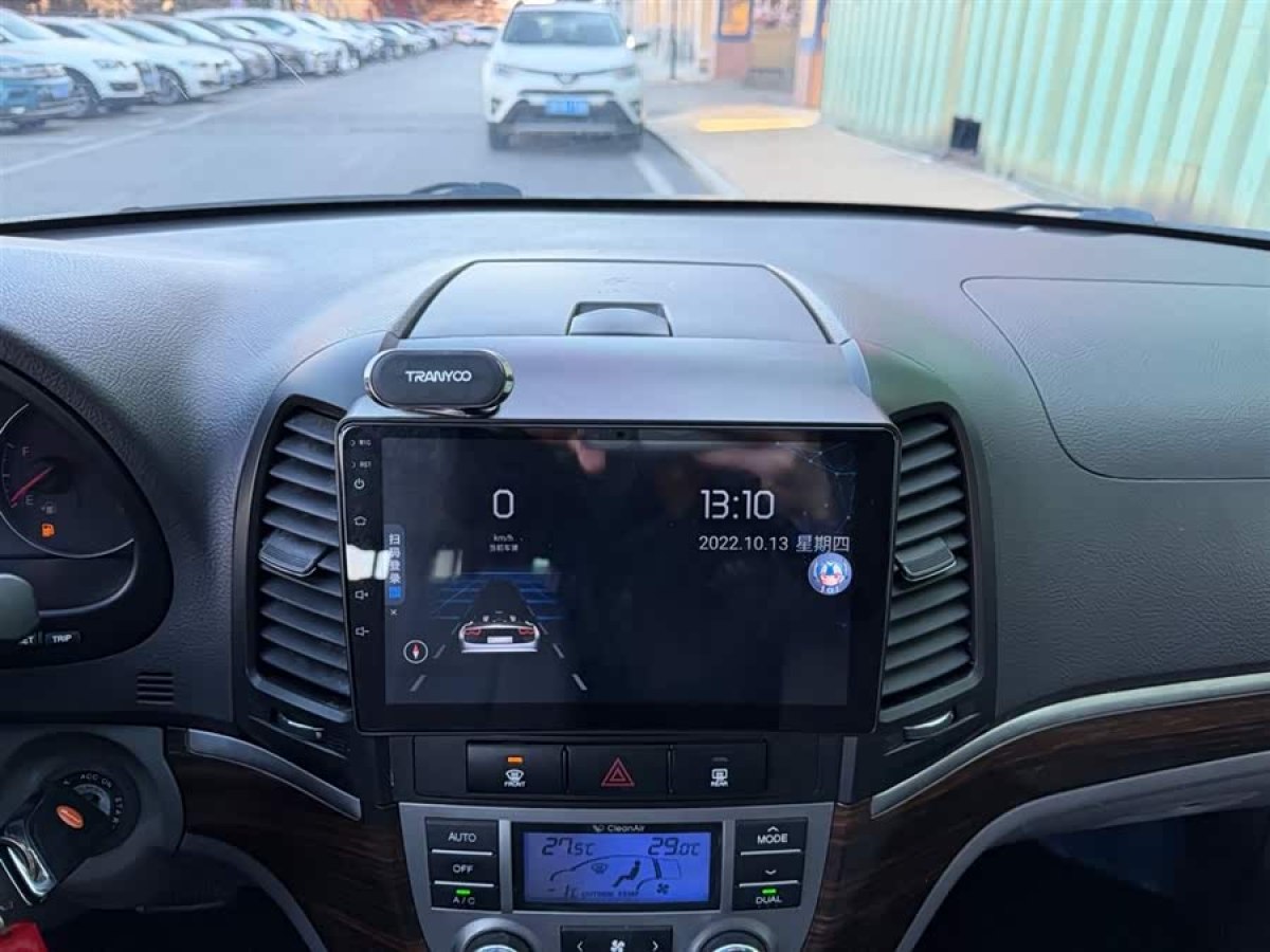 Hyundai Santa Fe Classic 2010 car image #6