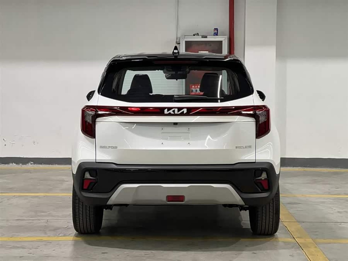 Kia Seltos 2025 car image #6