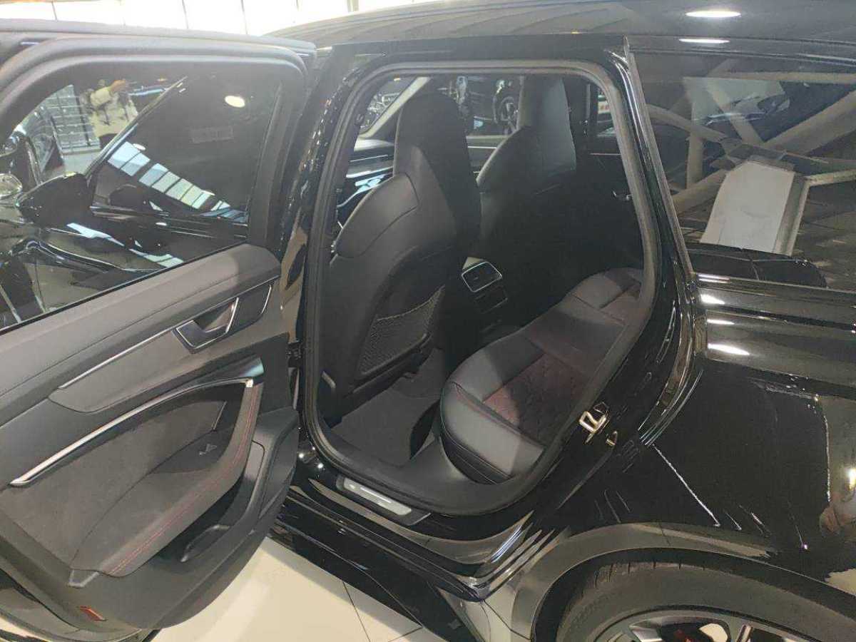 Audi RS 6 2023 car image #6