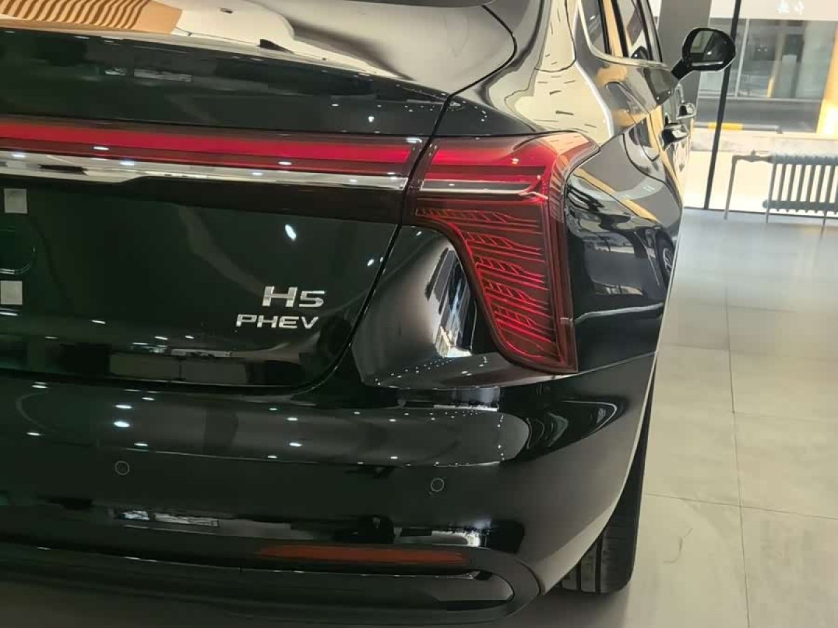 HongQi H5 PHEV 2025 #6 HongQi H5 PHEV 2025 car image #6