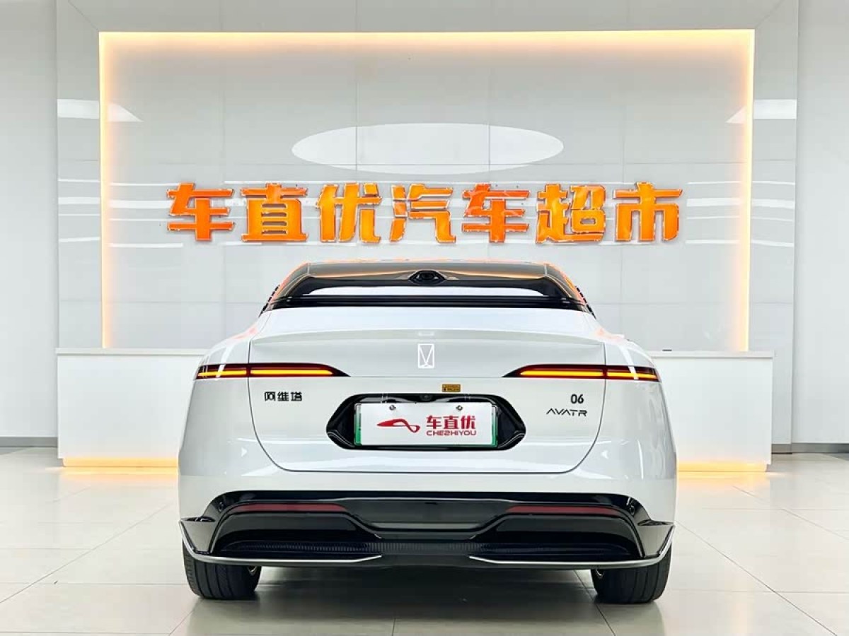 Avatr 06 2025 car image #6