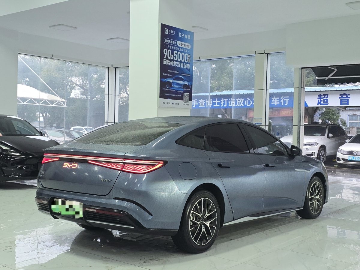 BYD Seal 07 DM-i 2025 #6 BYD Seal 07 DM-i 2025 car image #6