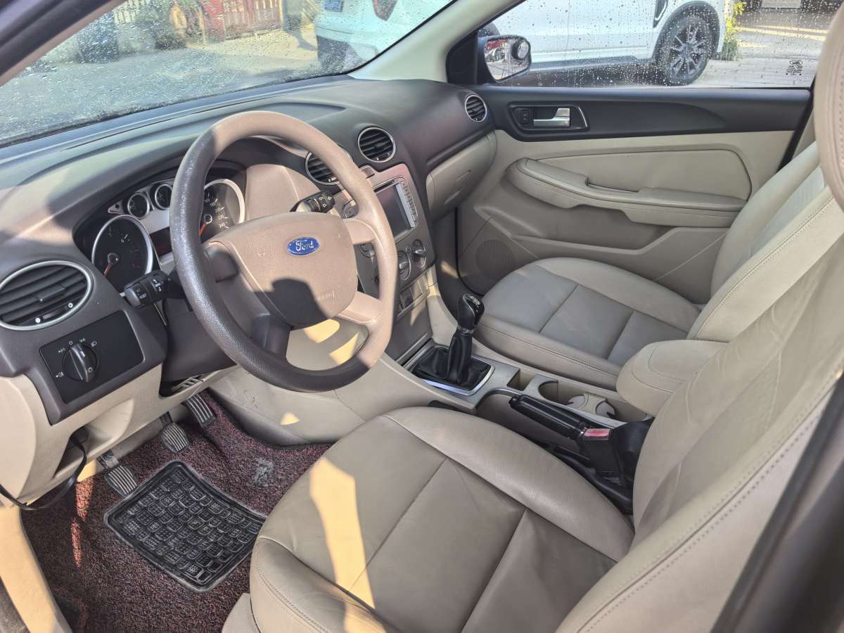 Ford Focus 2013 car image #6