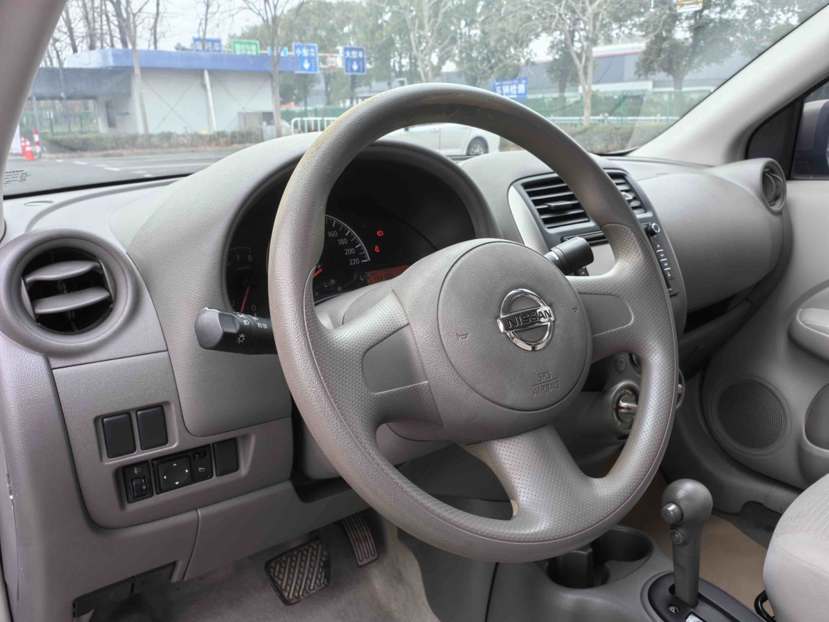 Nissan Sunny 2013 #6 Nissan Sunny 2013 car image #6