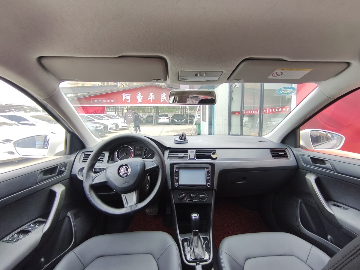 Skoda Rapid Spaceback 2016 изображение автомобиля #6