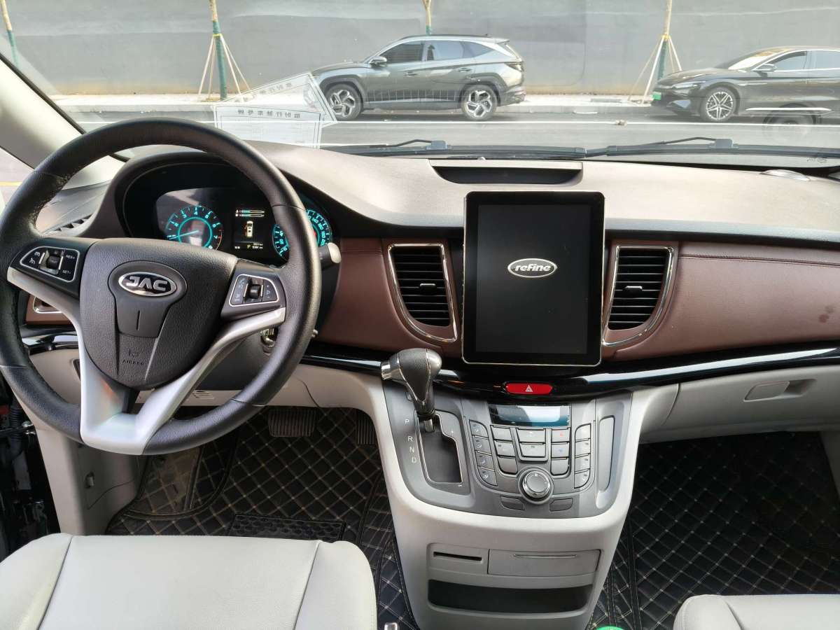 JAC 2023 car image #6