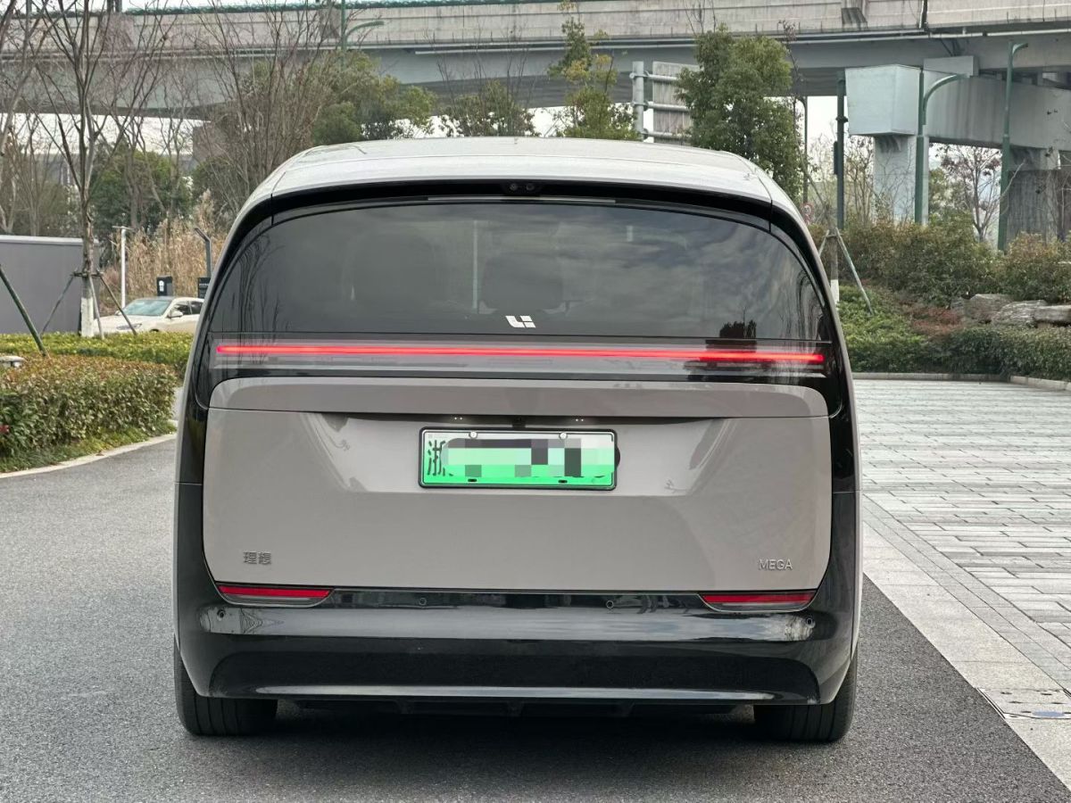 理想汽车 理想MEGA 2024 汽车图片 #6