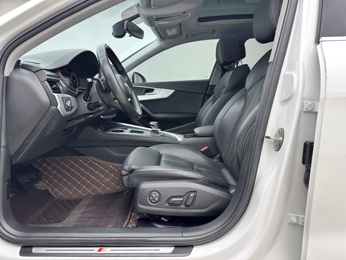 Audi A4L 2022 immagine di auto #6