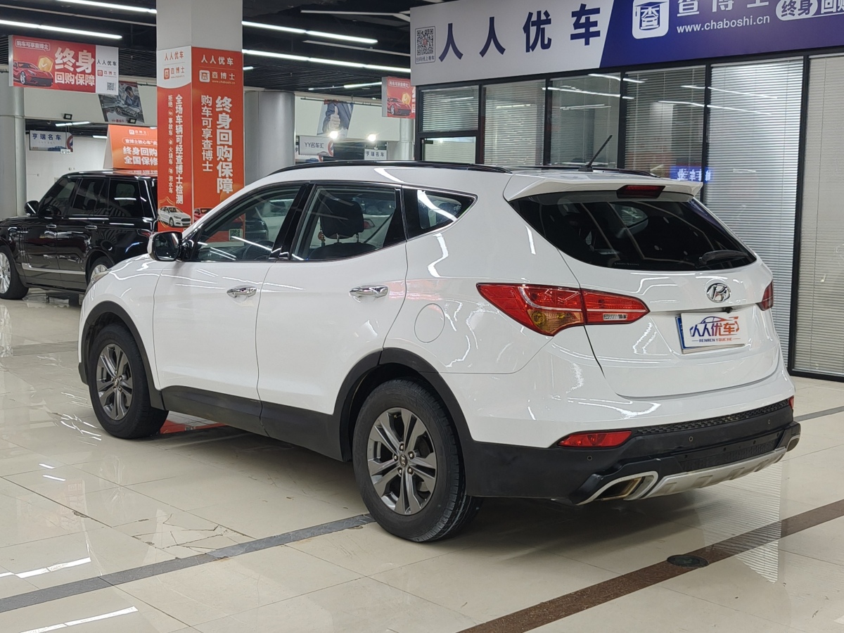 Hyundai Santa Fe 2013 car image #6