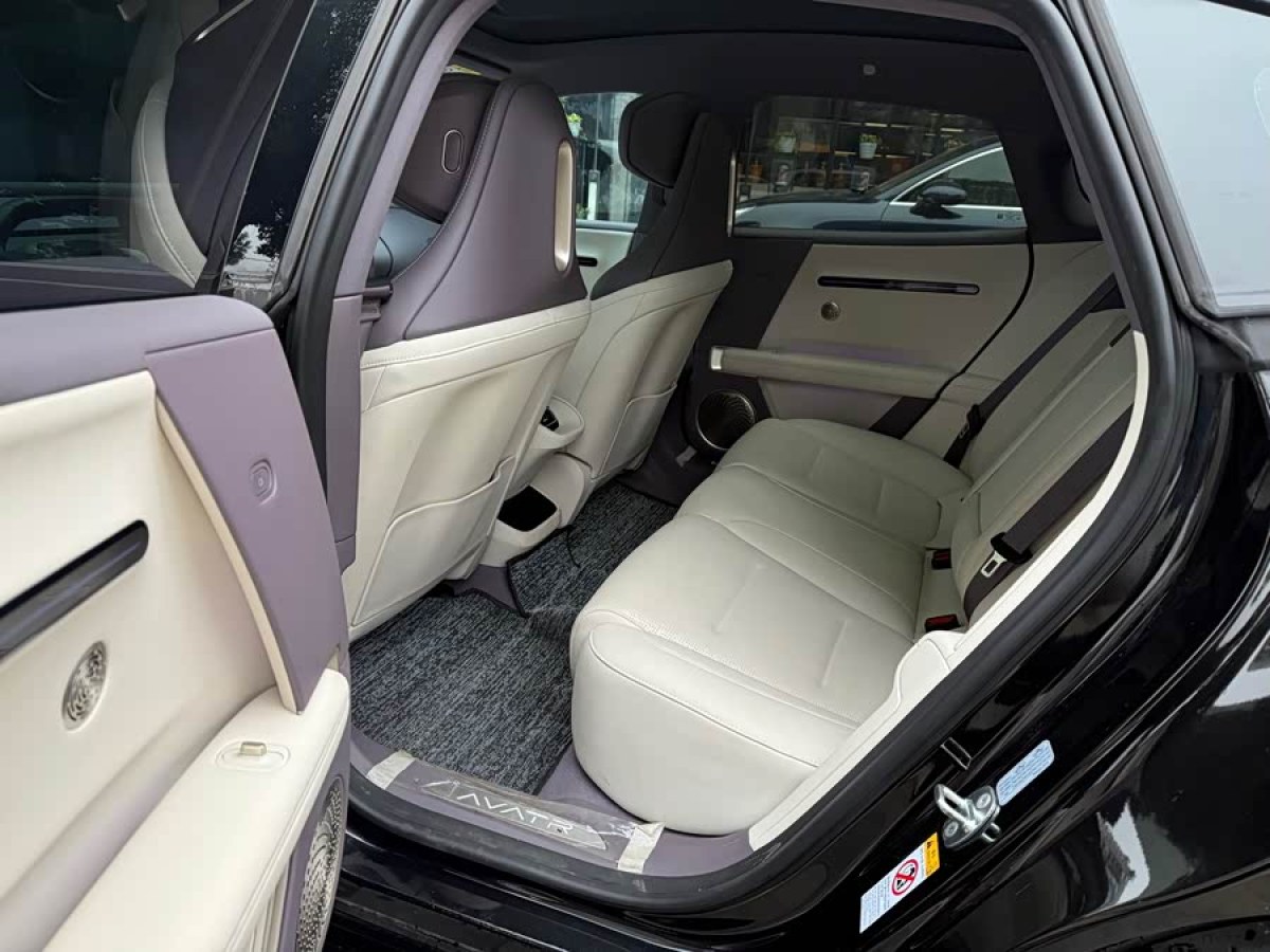 Avatr 06 2025 immagine di auto #6